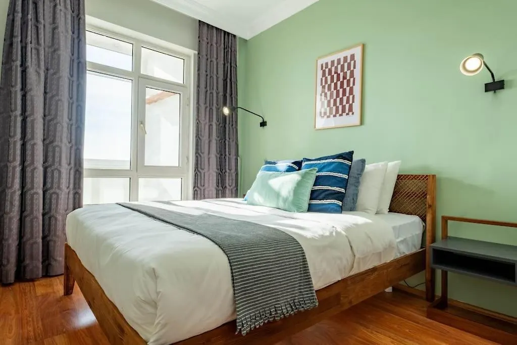 Bosphorus View With 3 Bedrooms Istanbul Apartment